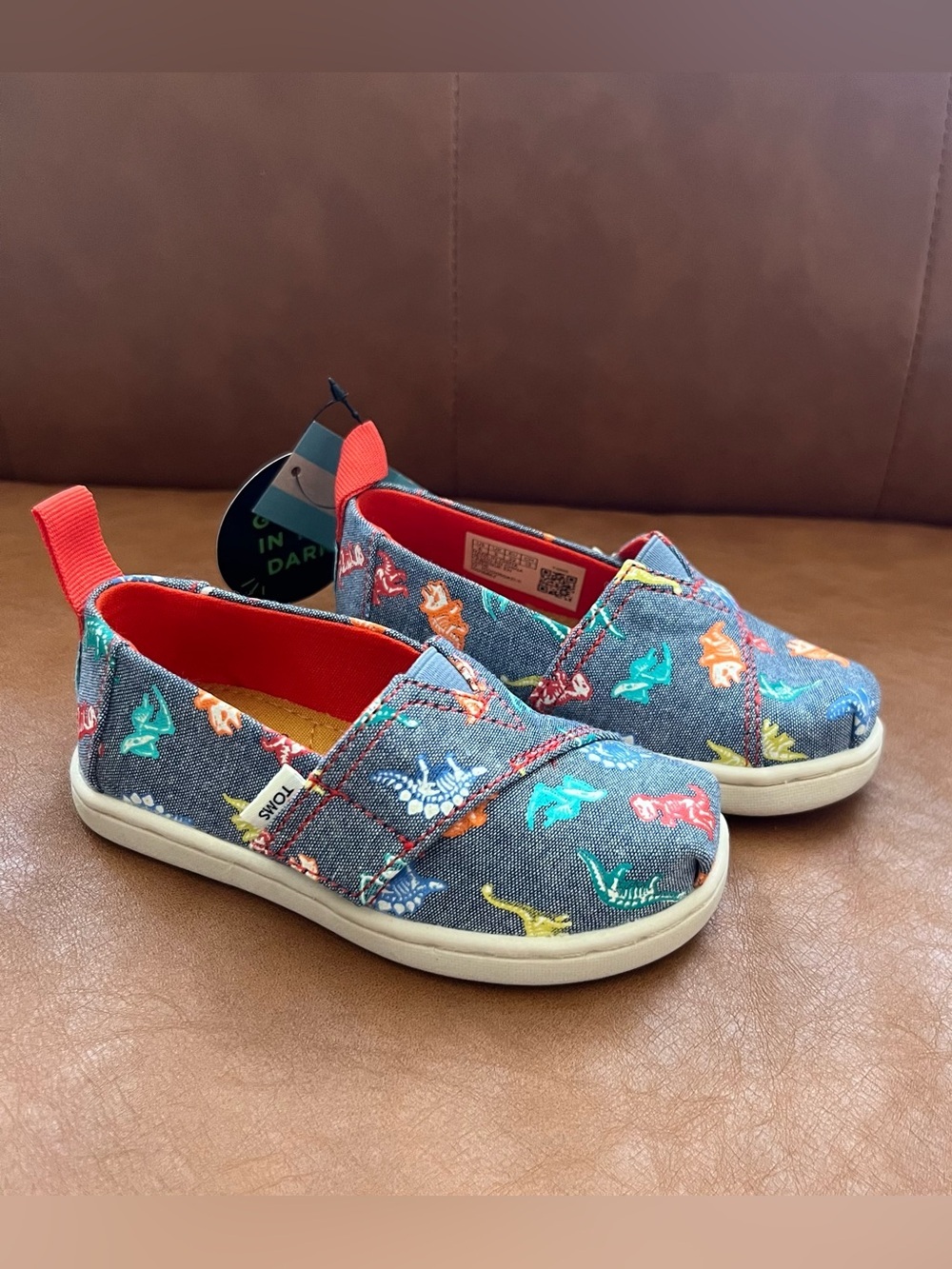 TOMS Unisex Tiny Alpargata toddler slip on shoes dinosaur Sz 6 glow in dark NWT - Picture 1 of 7